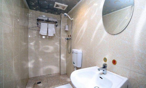 犯罪大师杭州旅店浴室死亡案凶手是谁?图片3