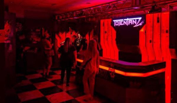 赛博朋克2077来生酒吧电梯位置在哪