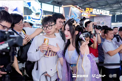 快手严打直播色情导流黑产，15名嫌疑人被抓 通过口播或画面闪现诱导信息